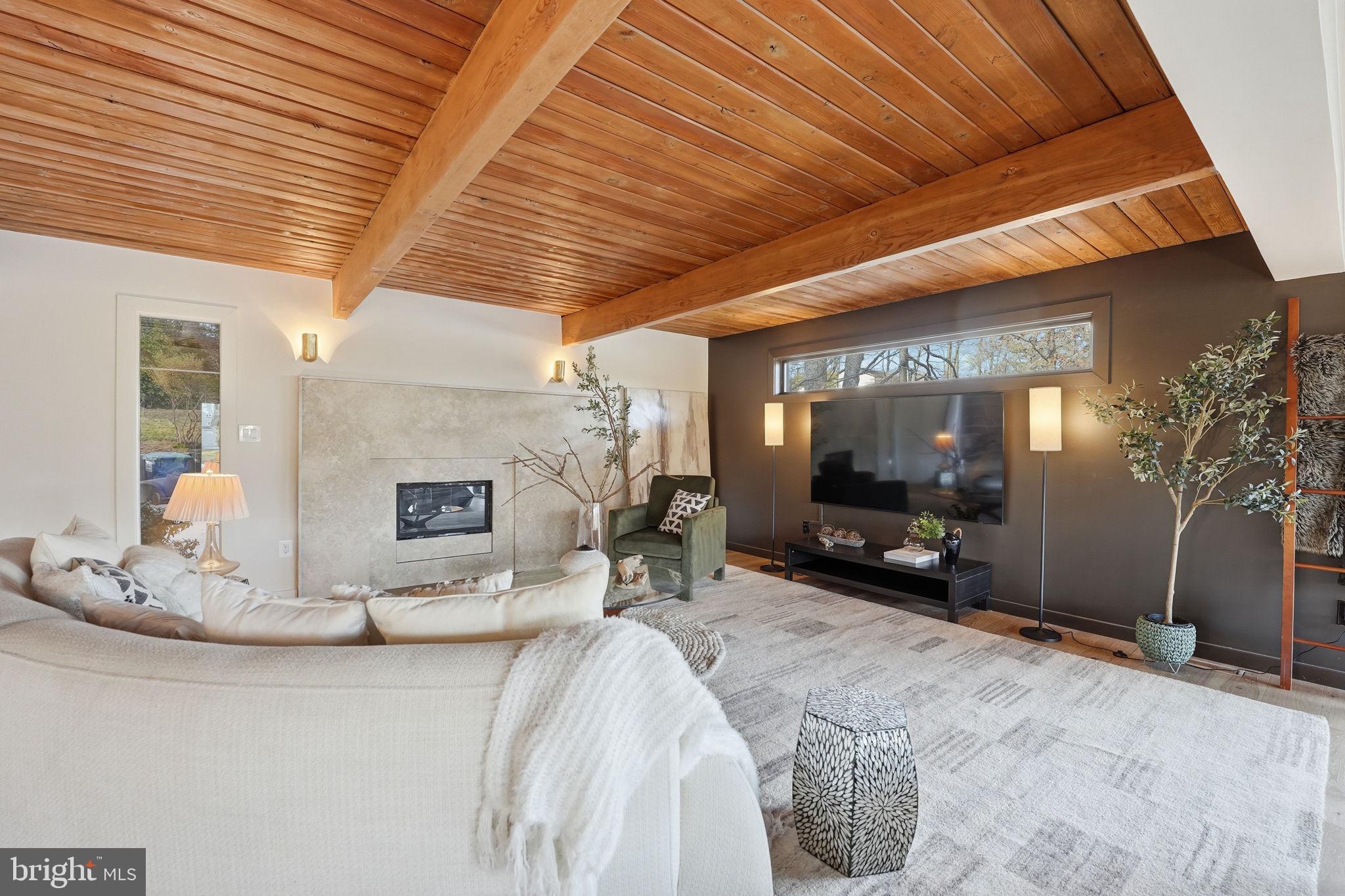 RESTON - Residential