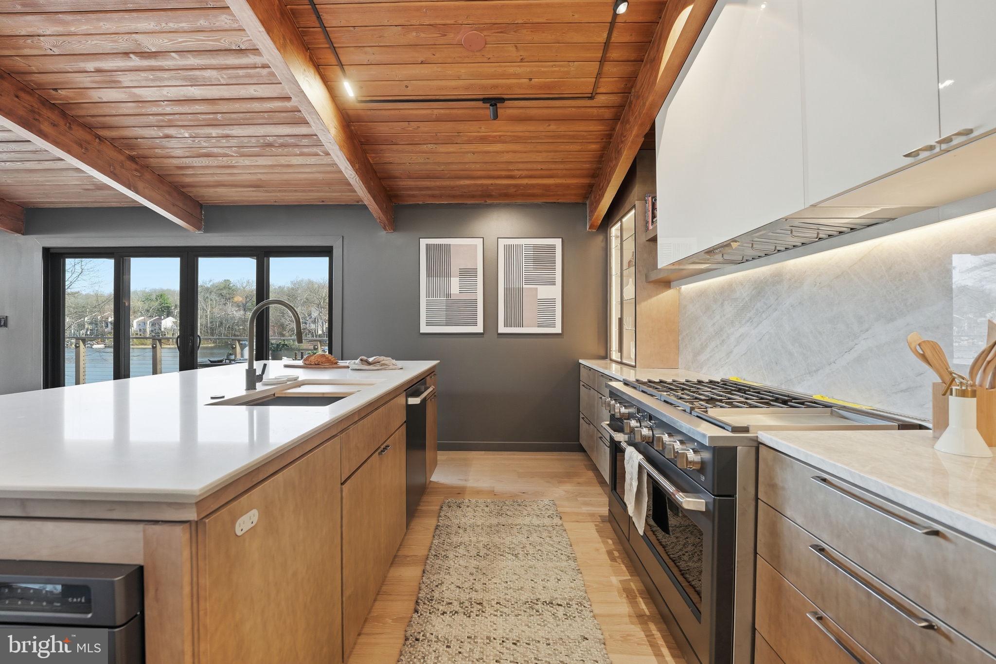 RESTON - Residential