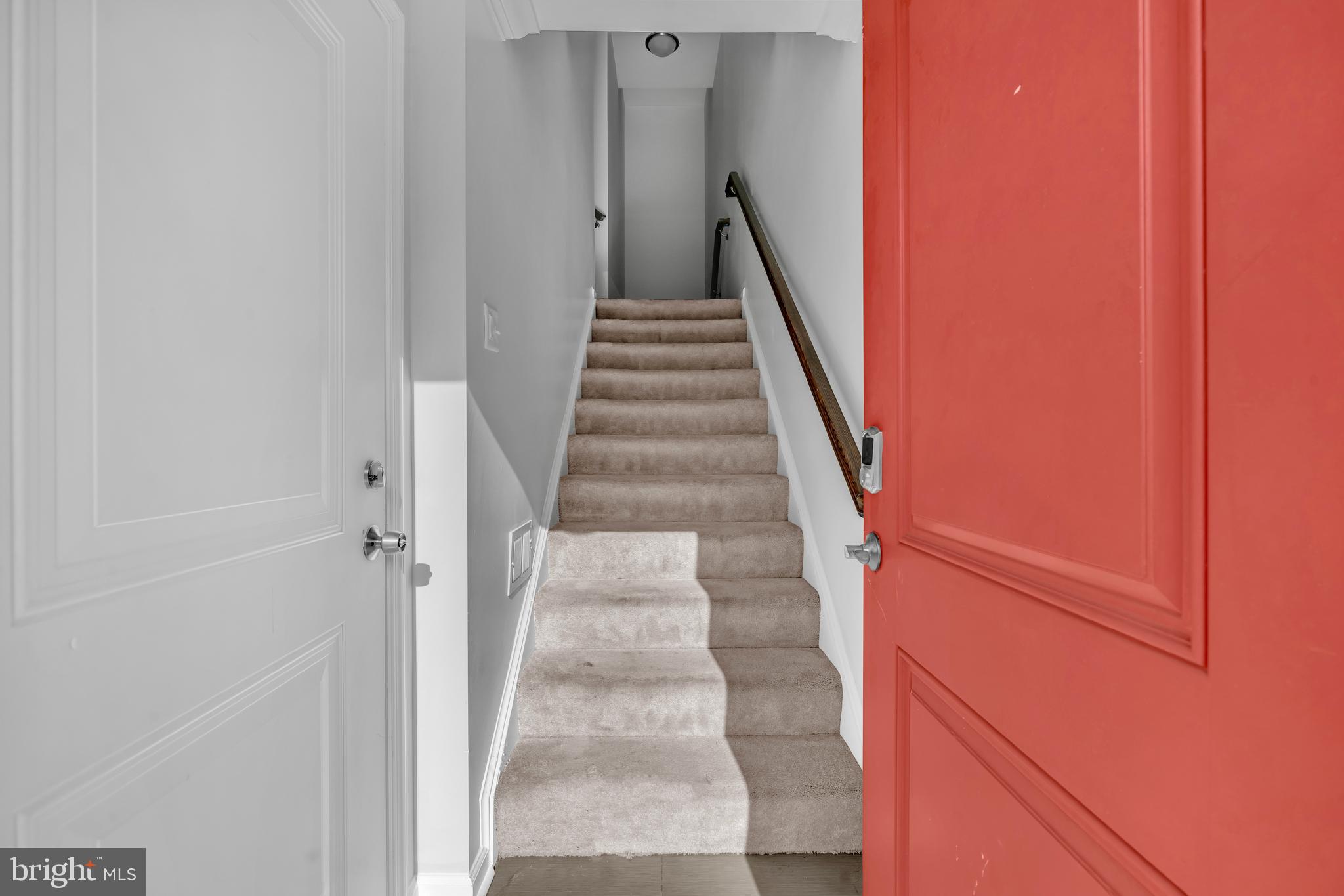 437 WOODCREST DRIVE SE