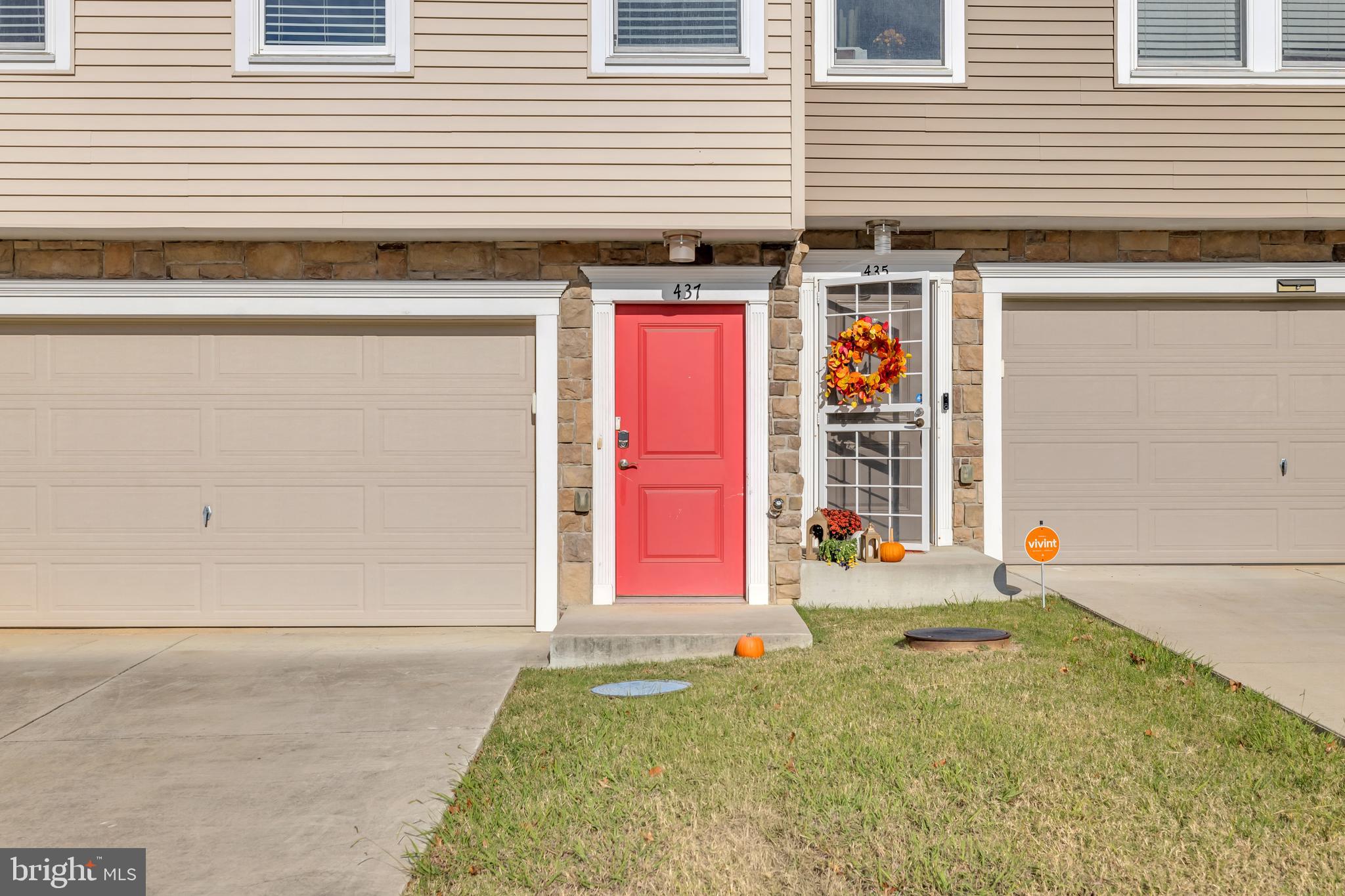 437 WOODCREST DRIVE SE