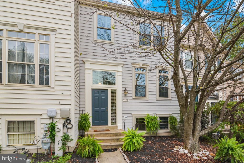 Photo of 7207 Solar Walk, COLUMBIA, MD 21046 (MLS # MDHW2055652)