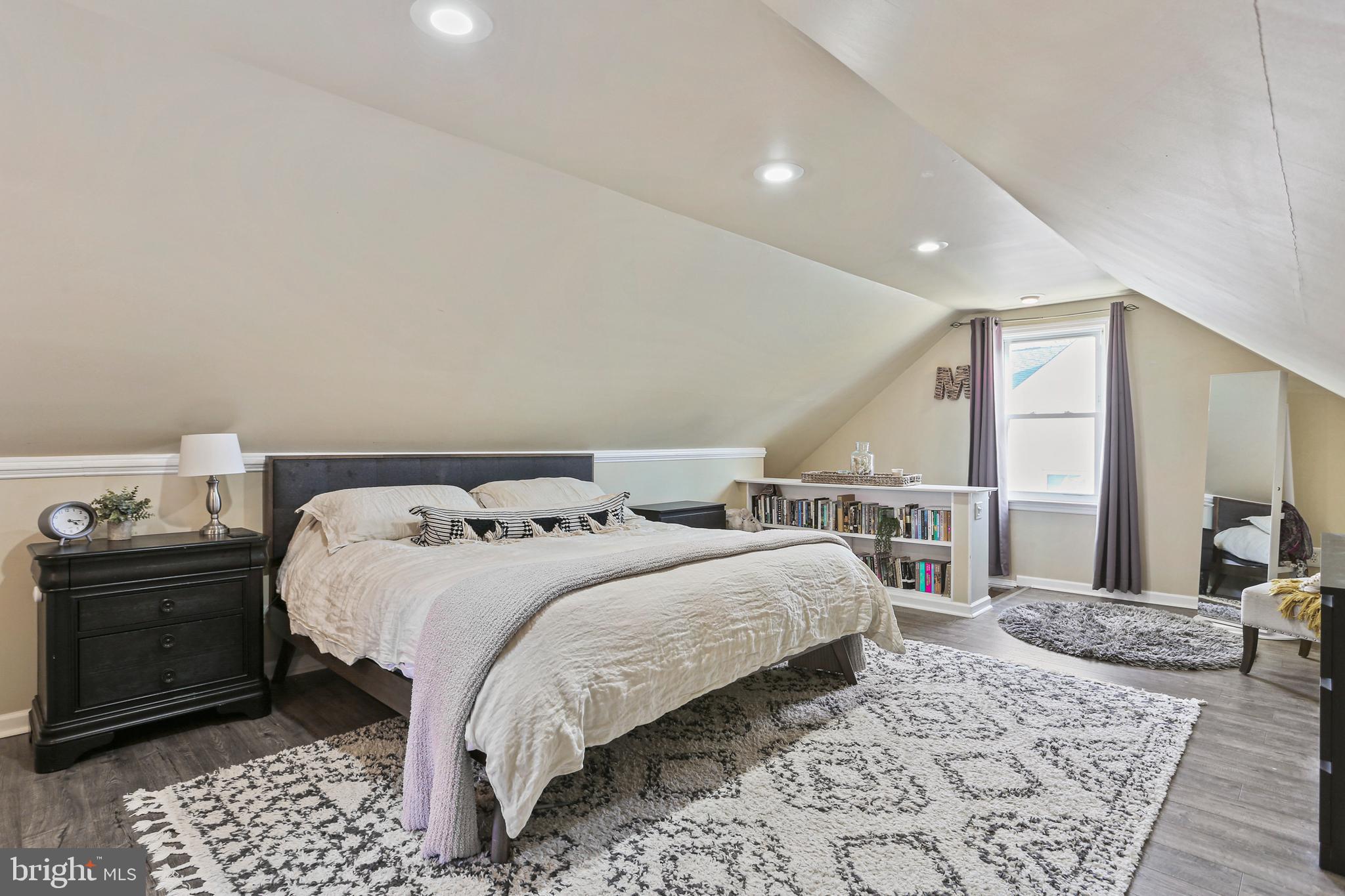 OAKLAND TERRACE - Residential