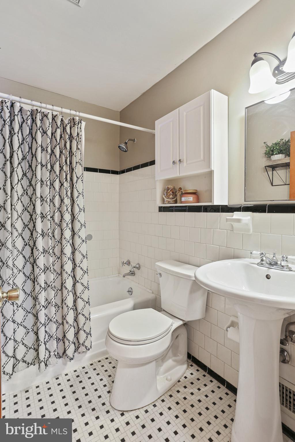 OAKLAND TERRACE - Residential