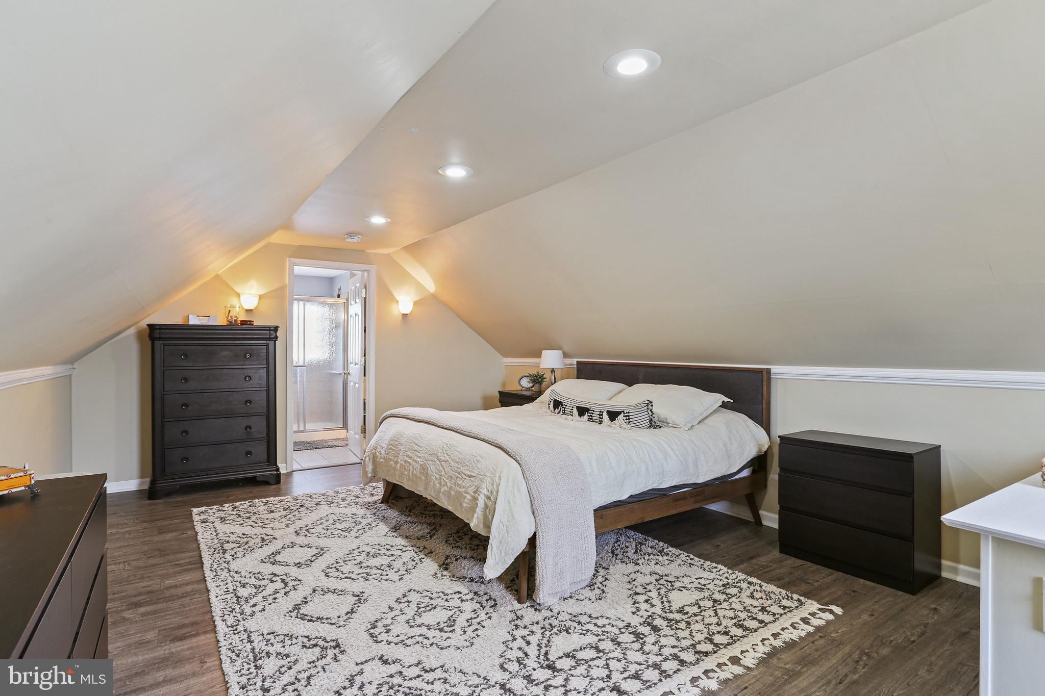 OAKLAND TERRACE - Residential