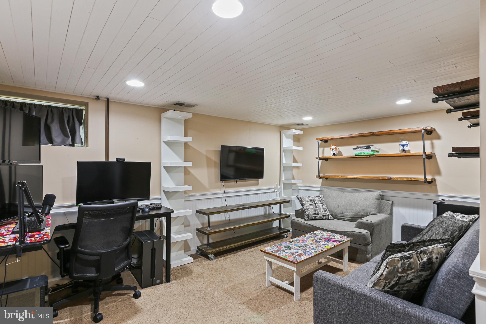 OAKLAND TERRACE - Residential