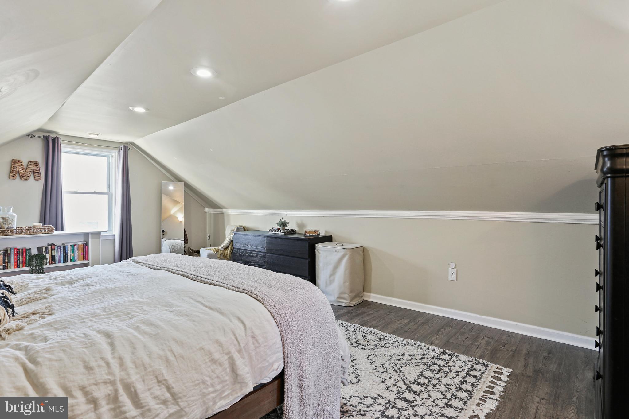 OAKLAND TERRACE - Residential