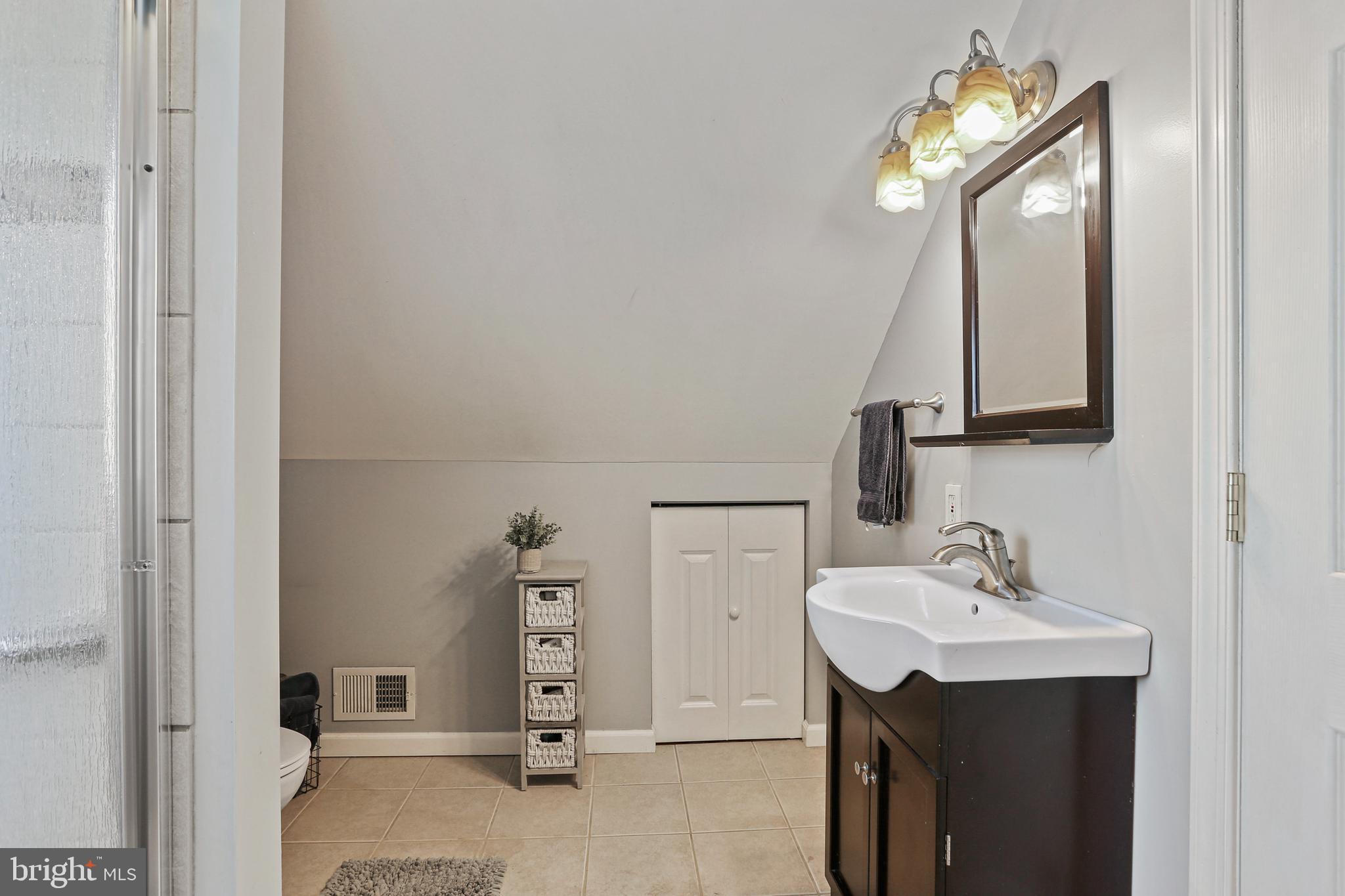 OAKLAND TERRACE - Residential