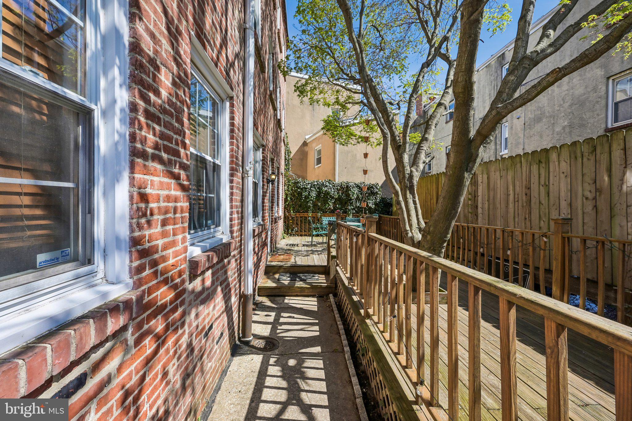 335-337R POPLAR STREET