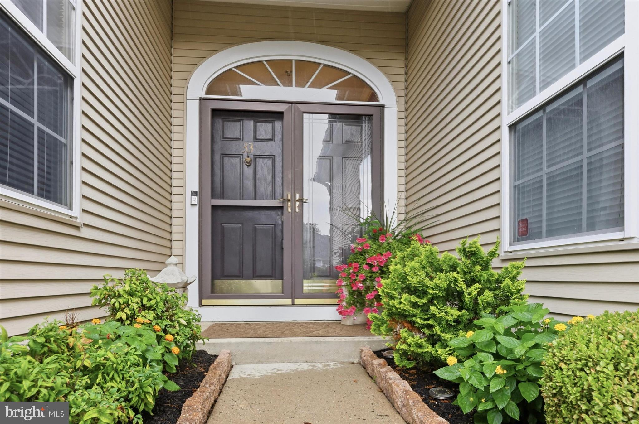 33 BARBARY LANE