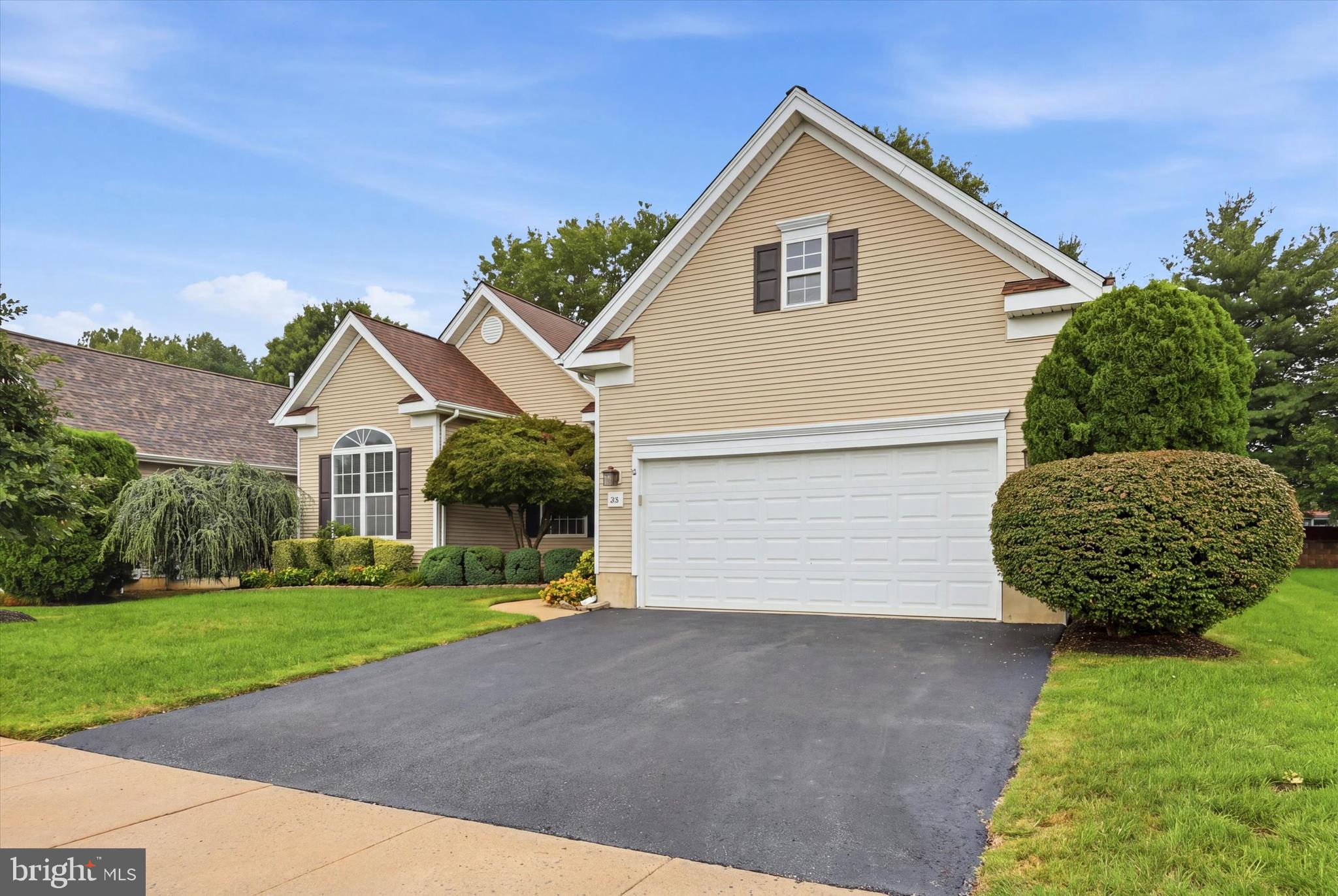 33 BARBARY LANE