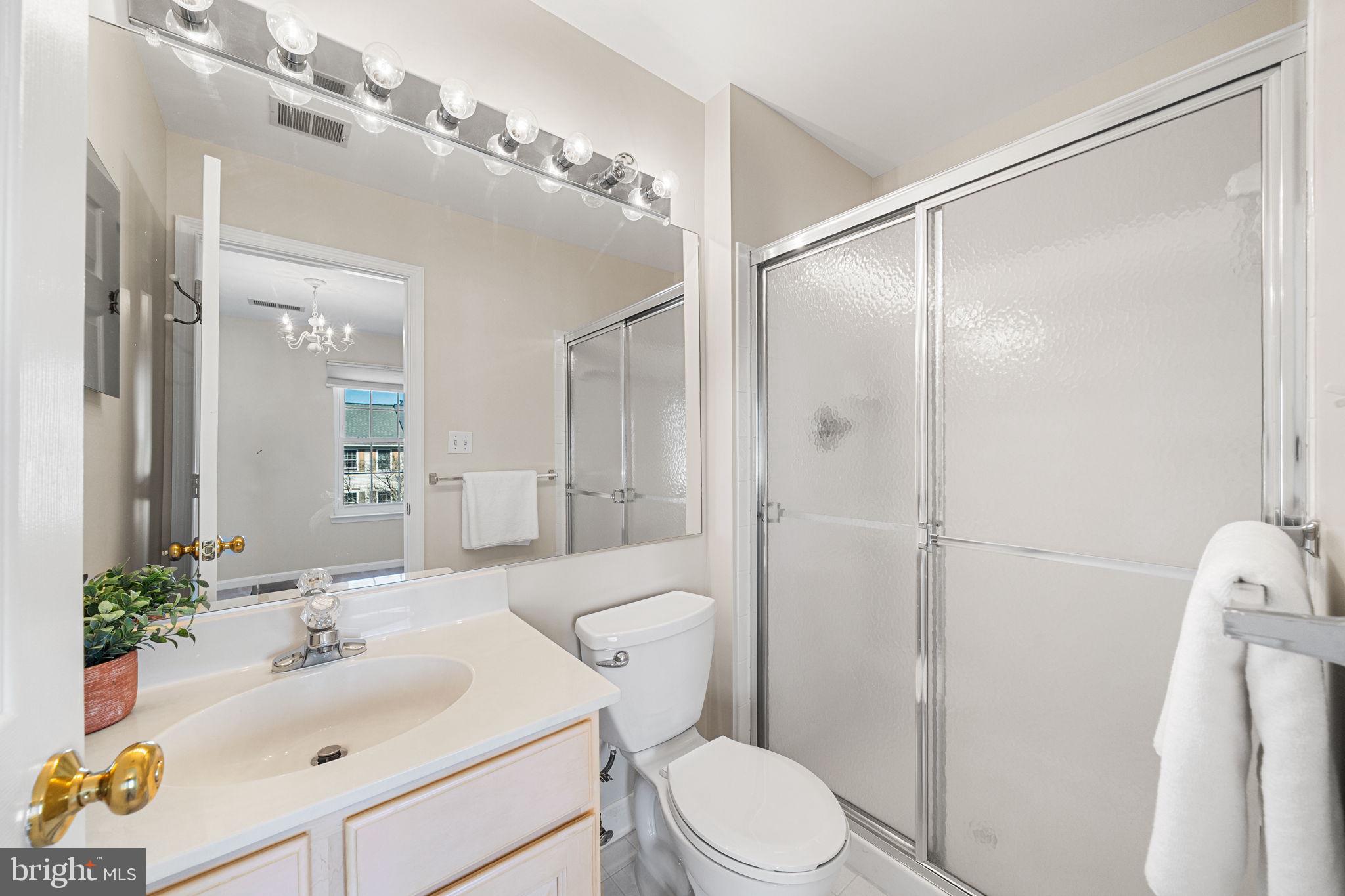 FAIR LAKES - Residential