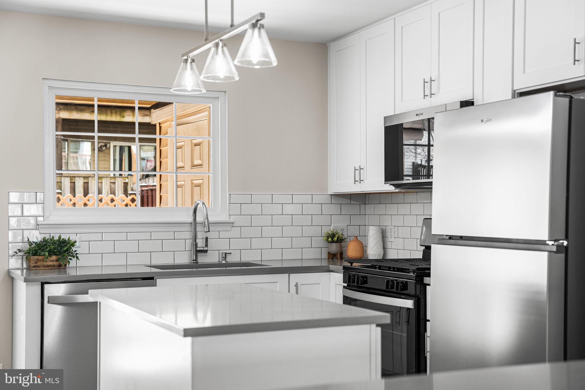 FAIR LAKES - Residential