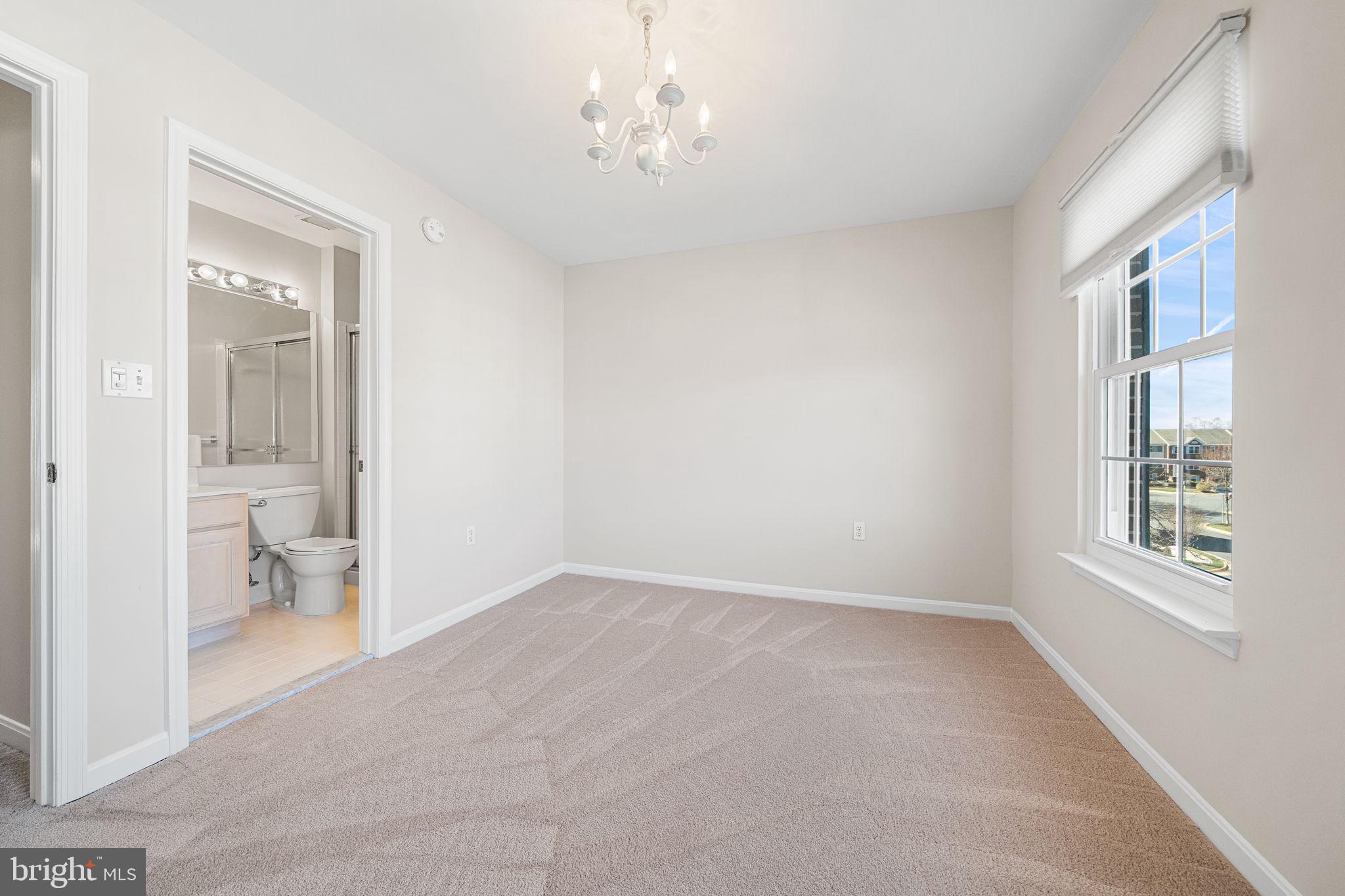 FAIR LAKES - Residential