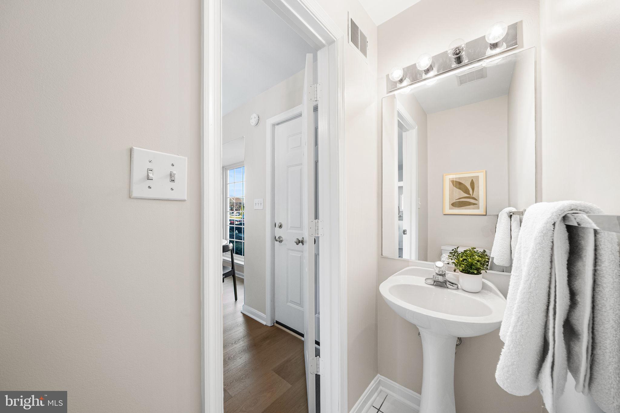 FAIR LAKES - Residential