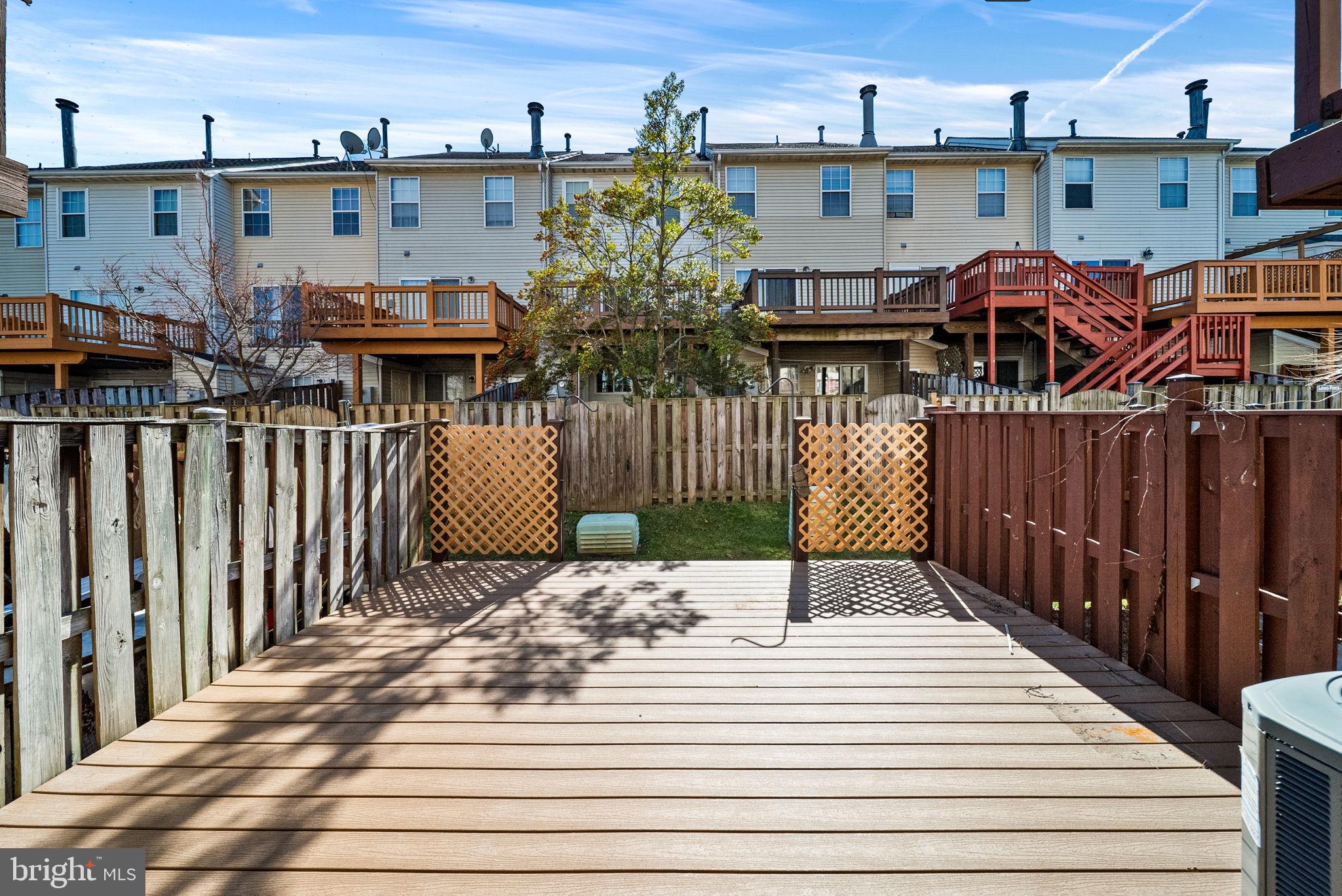 FAIR LAKES - Residential