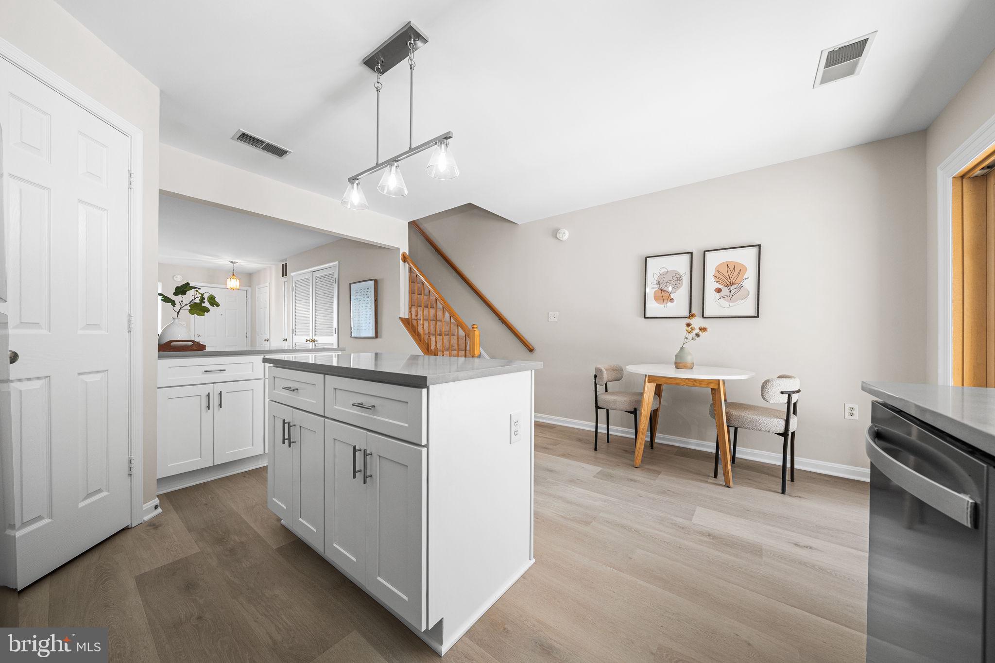 FAIR LAKES - Residential