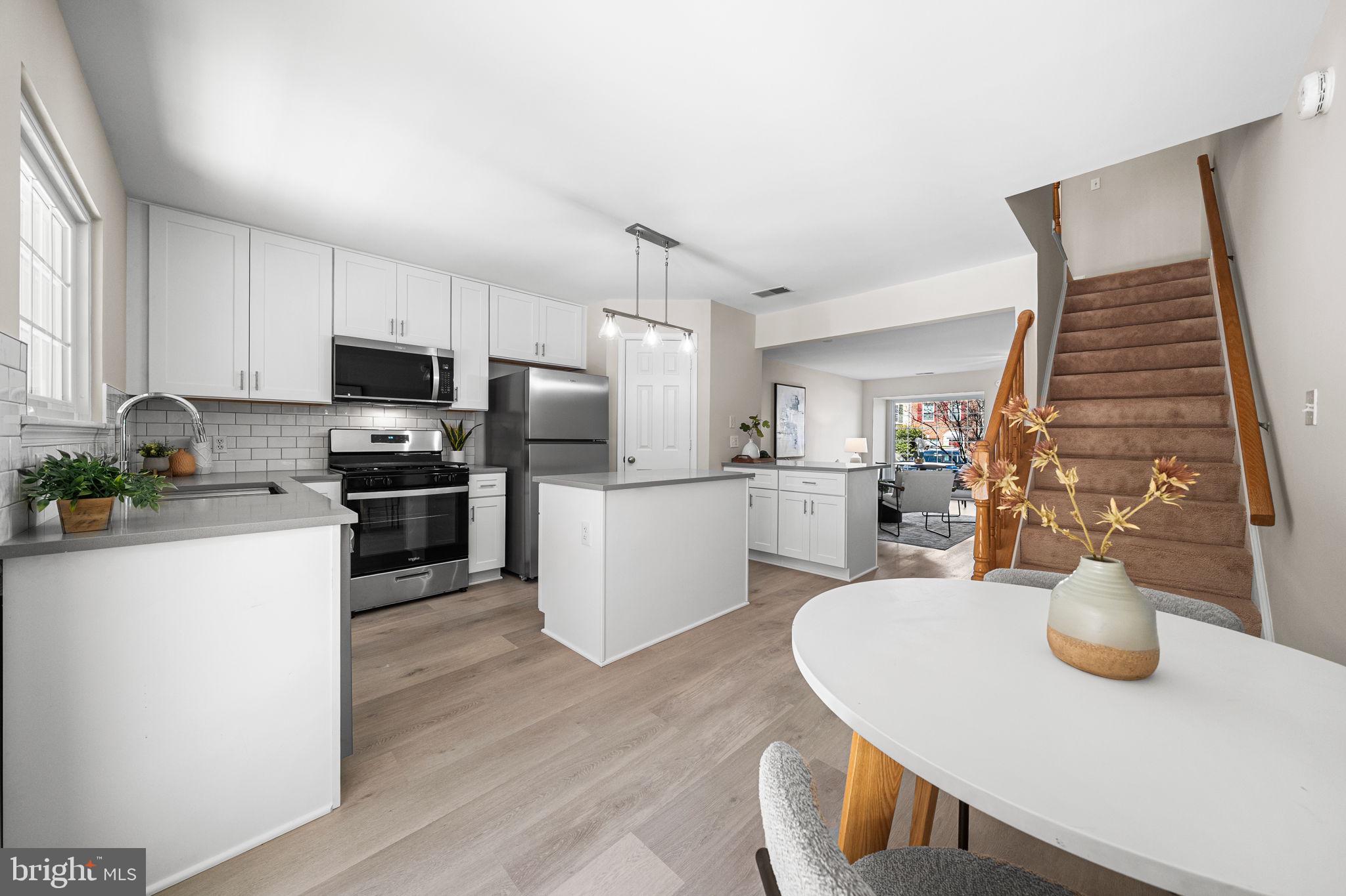 FAIR LAKES - Residential