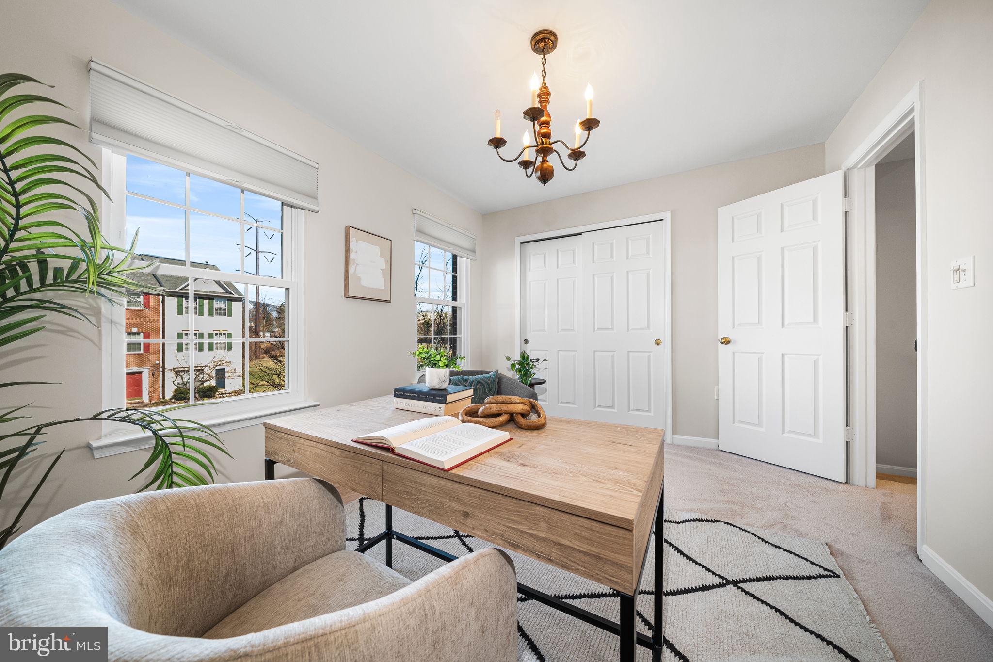 FAIR LAKES - Residential