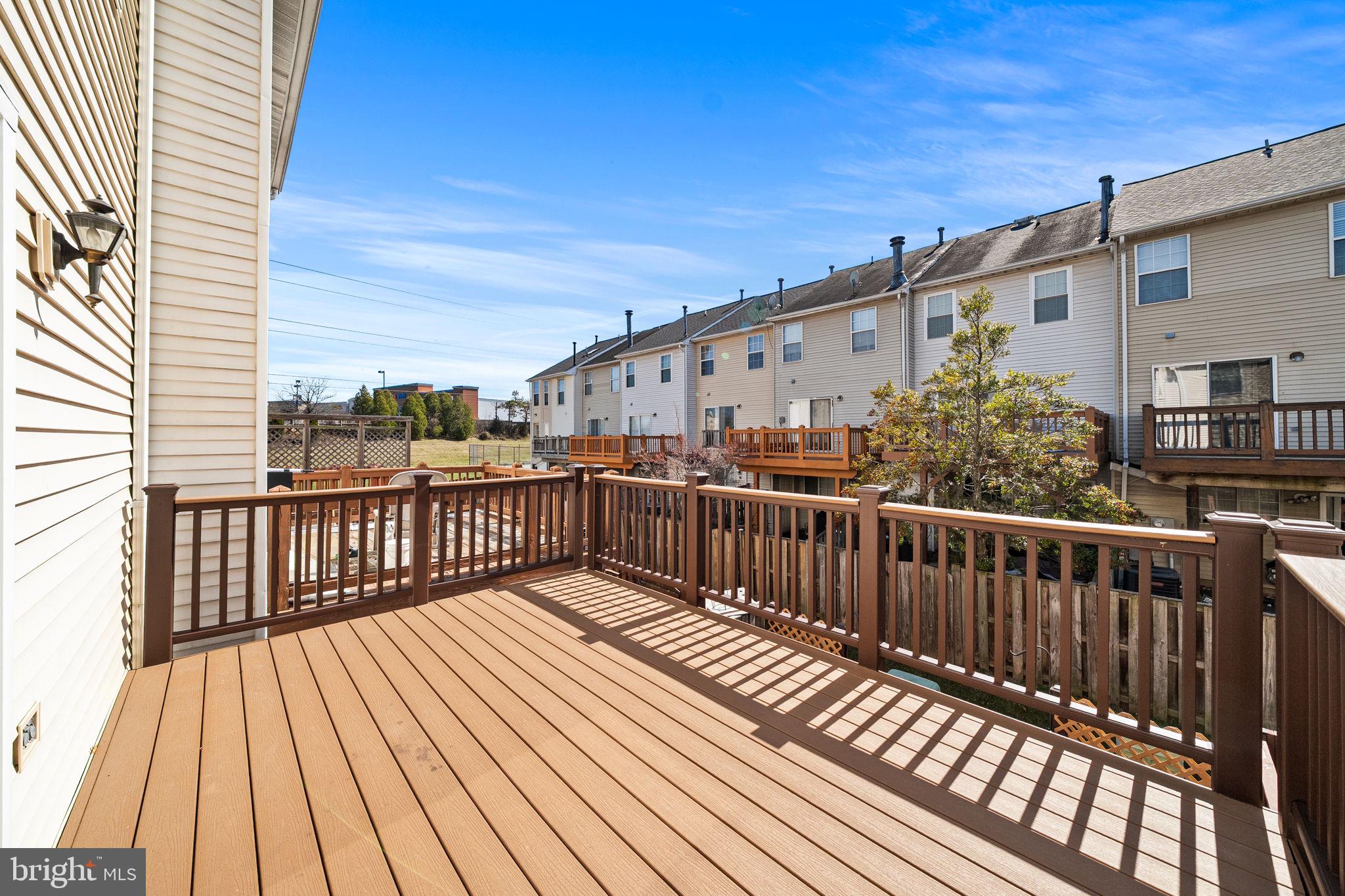 FAIR LAKES - Residential