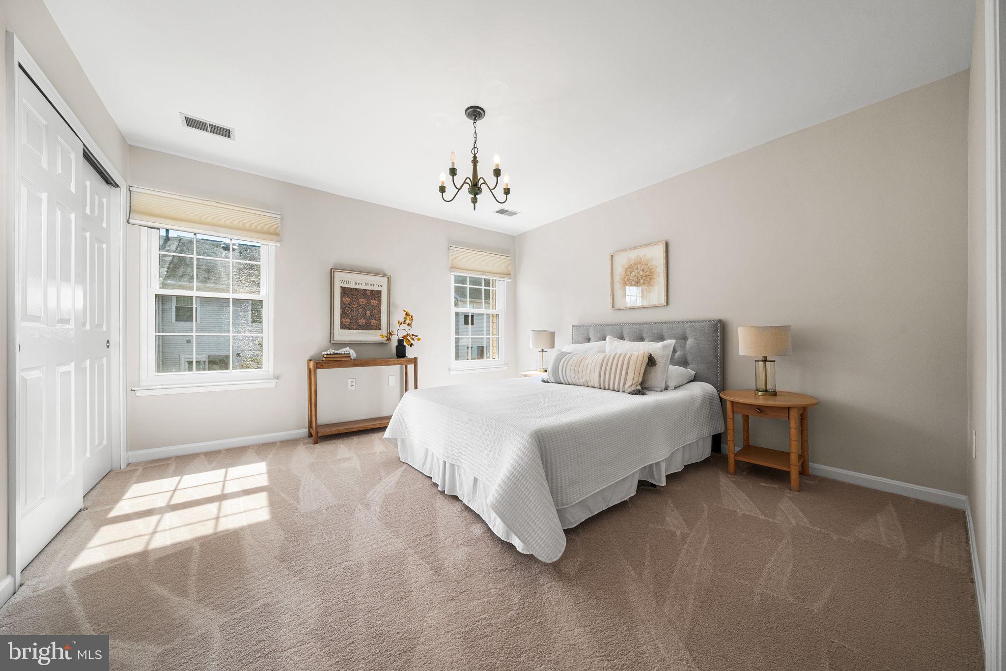 FAIR LAKES - Residential