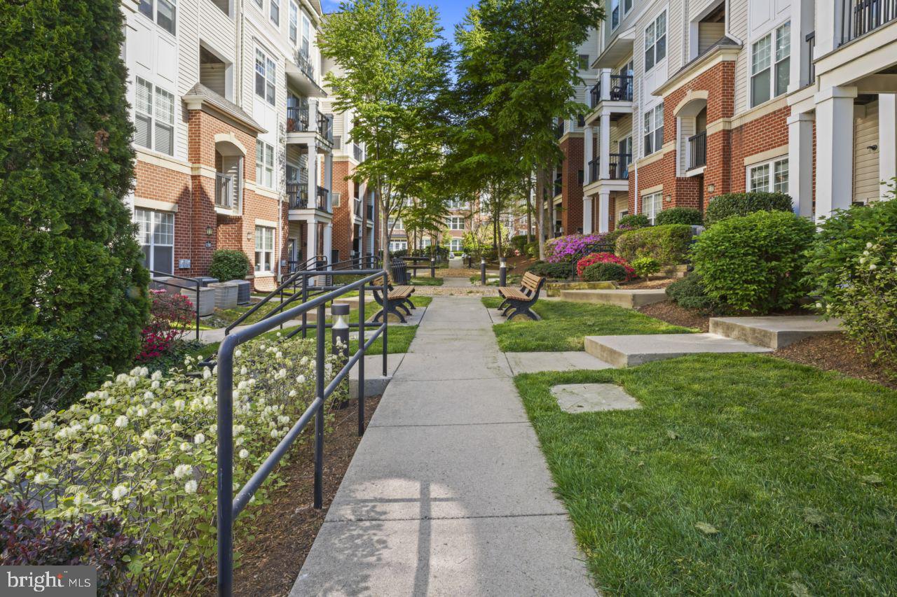 FAIRFAX RIDGE CONDOS - Residential