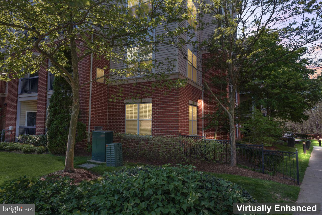 FAIRFAX RIDGE CONDOS - Residential