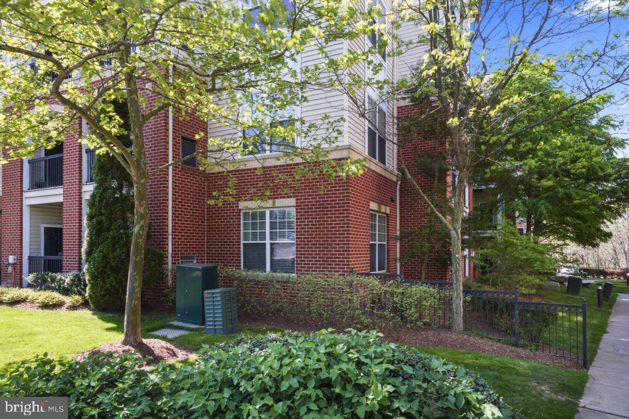 FAIRFAX RIDGE CONDOS - Residential