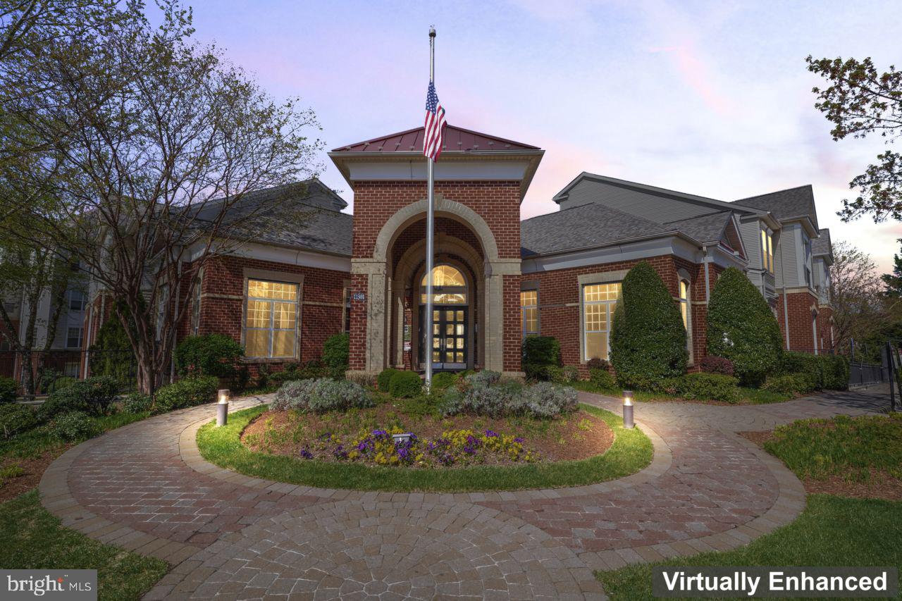 FAIRFAX RIDGE CONDOS - Residential