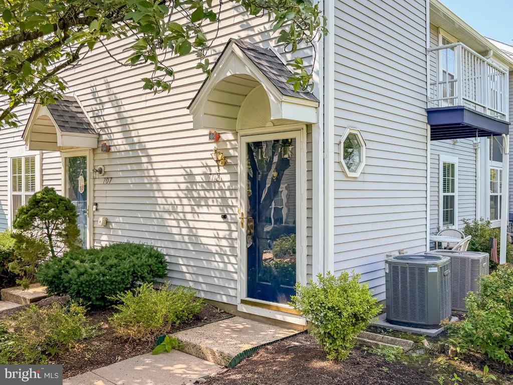 708 SOCIETY PLACE