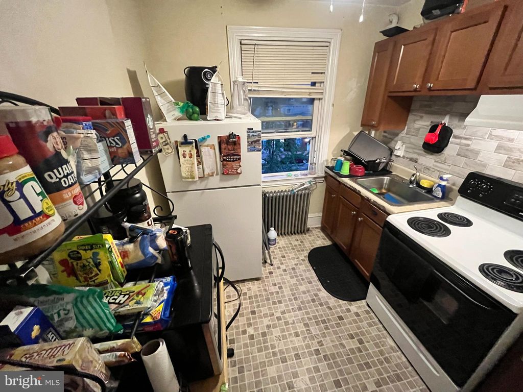 Photo of 541 E High Street #3RD FLOOR, POTTSTOWN, PA 19464 (MLS # PAMC2162178)