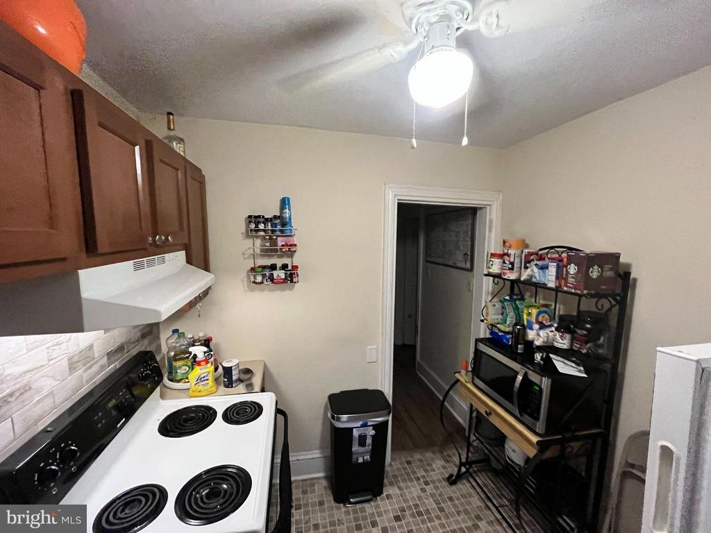 Photo of 541 E High Street #3RD FLOOR, POTTSTOWN, PA 19464 (MLS # PAMC2162178)