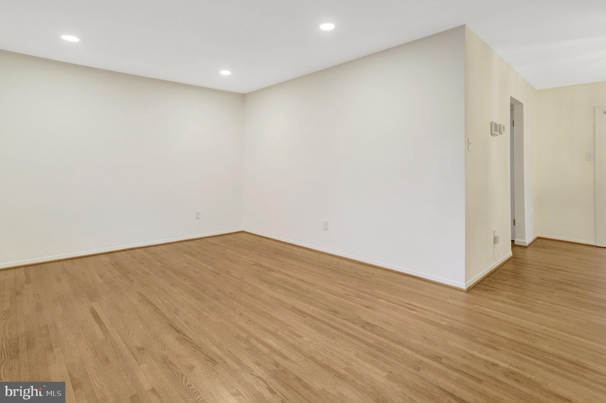 ROLLING VALLEY - Residential Lease