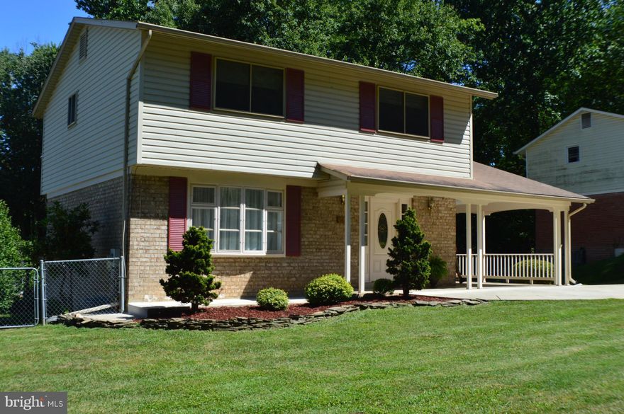 Price Adjustment!! Gorgeous queen model in sought-after Kings park West. 4BR 3.5 BA 2093 SQFT colonial. Many updates throughout incl, fresh paint, new SS apls, refinished HW Flrs, new carpet thru out, newer HVAC 2017,lg fnshd bsmnt w/ walkout to spacious yard, HMS home warrenty. Walking distance to metro-bus, community lake, tennis courts, neighborhood pool, Robinson HS, GMU. Near by VRE. NO HOA!!