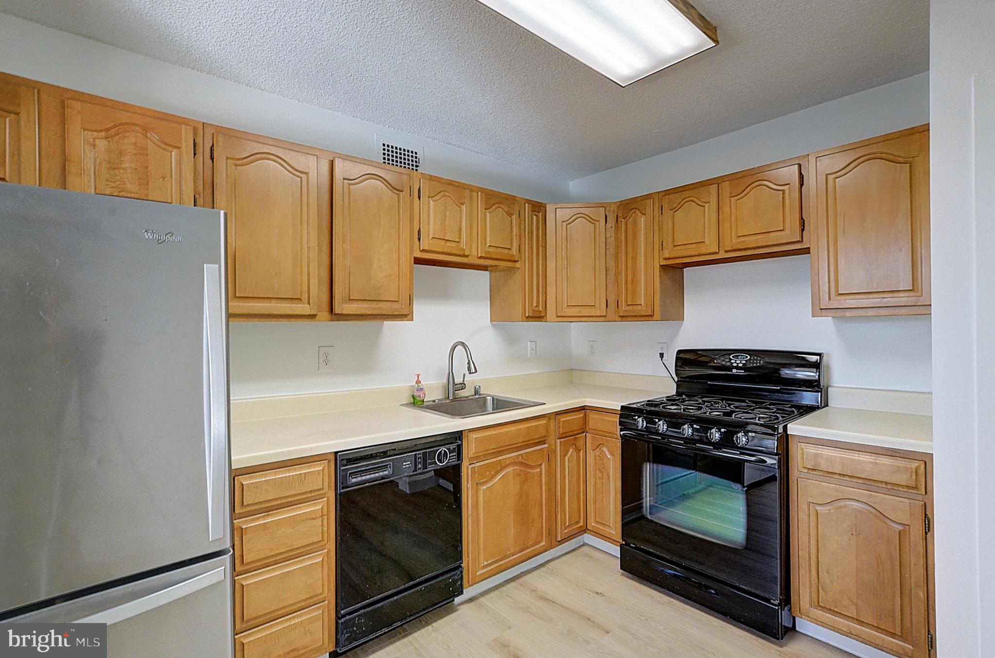 PROMENADE TOWERS - Residential