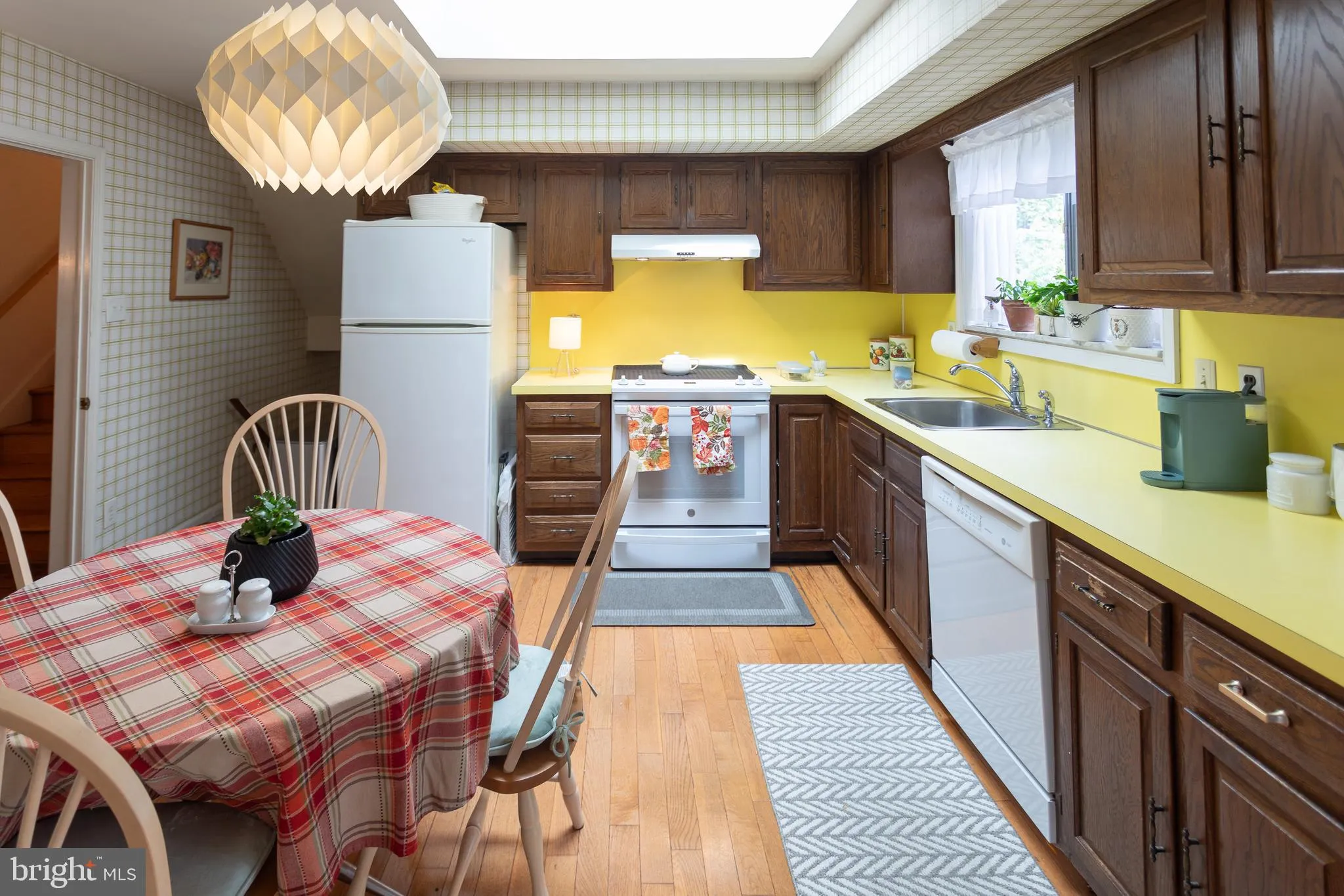 Berwyn, Pennsylvania 19312, United States, 4 Bedrooms Bedrooms, ,3 BathroomsBathrooms,Residential,Pending,209045