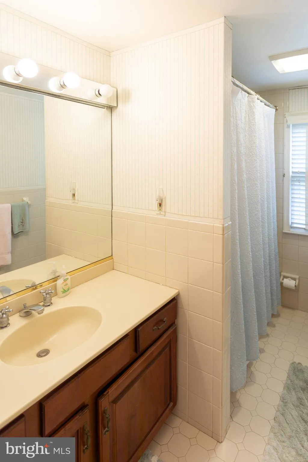 Berwyn, Pennsylvania 19312, United States, 4 Bedrooms Bedrooms, ,3 BathroomsBathrooms,Residential,Pending,209045