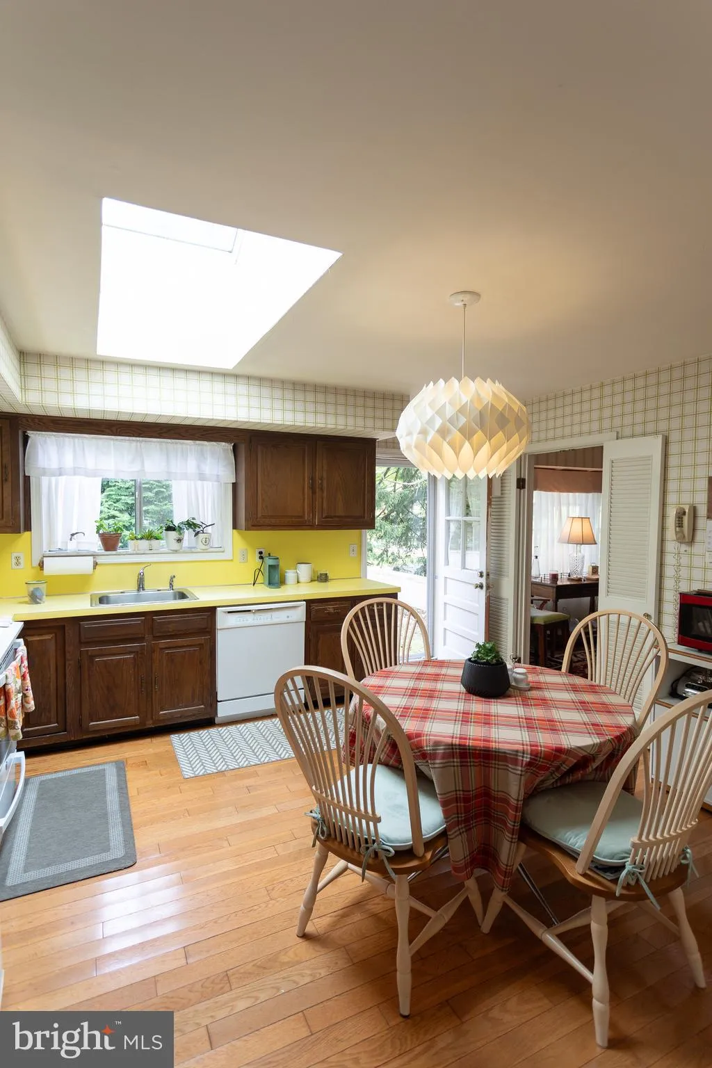 Berwyn, Pennsylvania 19312, United States, 4 Bedrooms Bedrooms, ,3 BathroomsBathrooms,Residential,Pending,209045