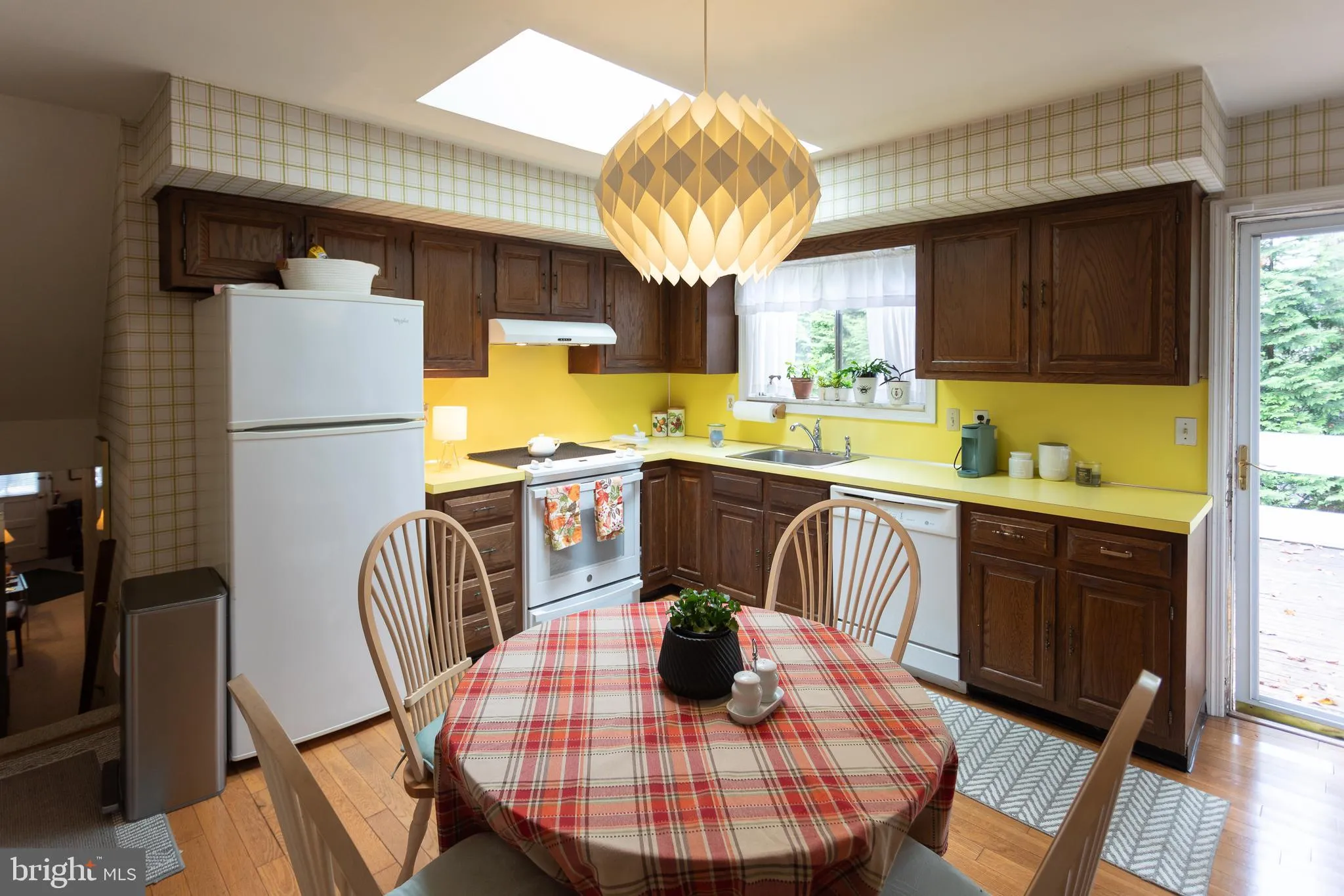 Berwyn, Pennsylvania 19312, United States, 4 Bedrooms Bedrooms, ,3 BathroomsBathrooms,Residential,Pending,209045