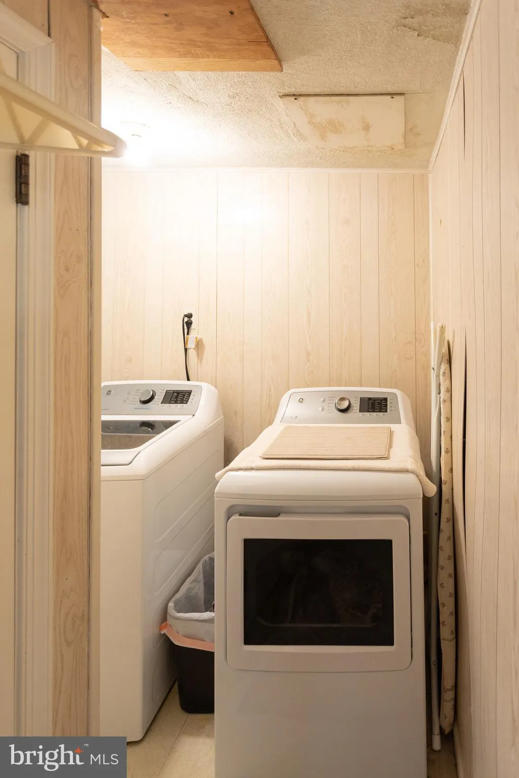 Berwyn, Pennsylvania 19312, United States, 4 Bedrooms Bedrooms, ,3 BathroomsBathrooms,Residential,Pending,209045