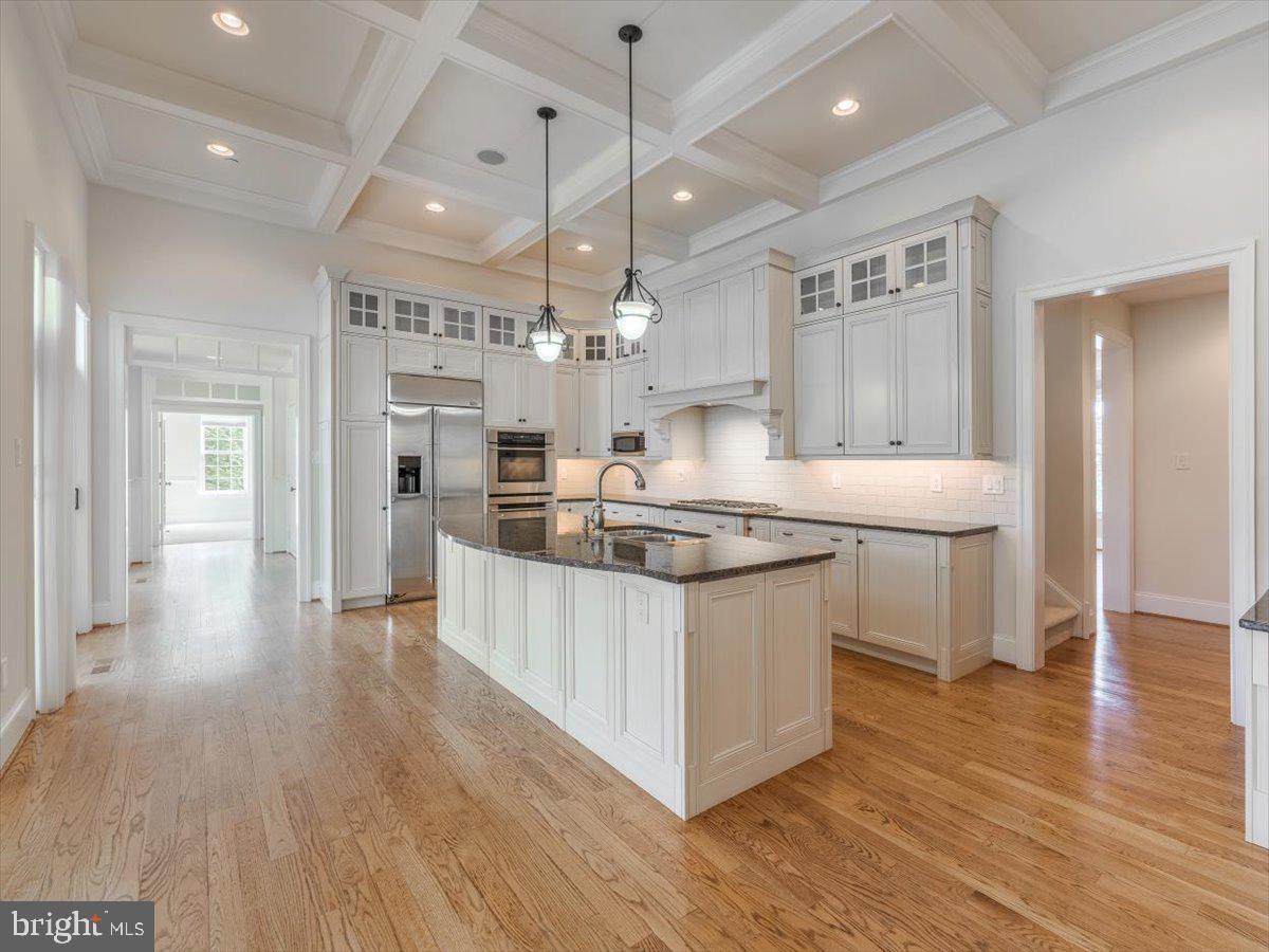 BRICK HOUSE FARM - Residential