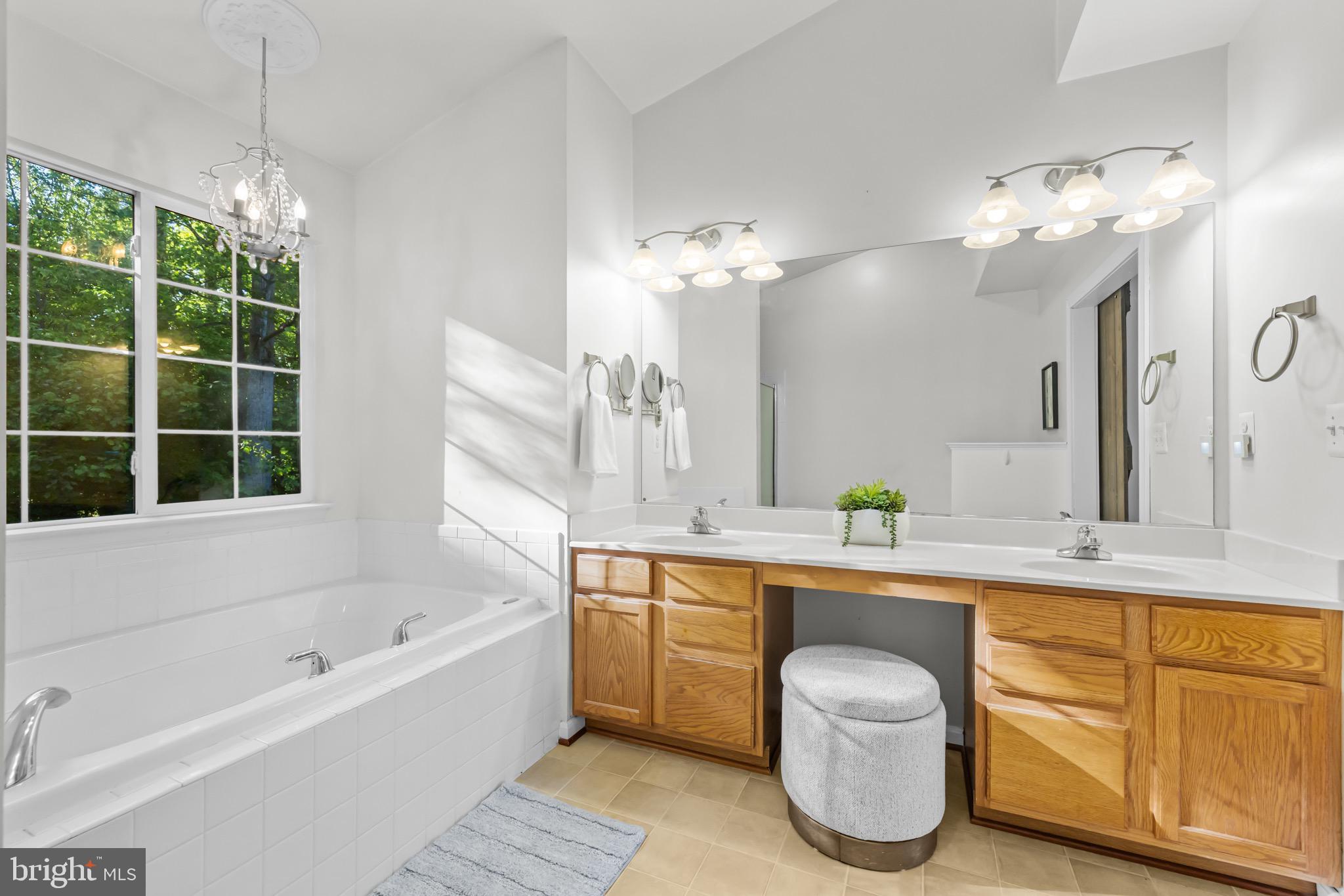 BLOOMS CROSSING - Residential
