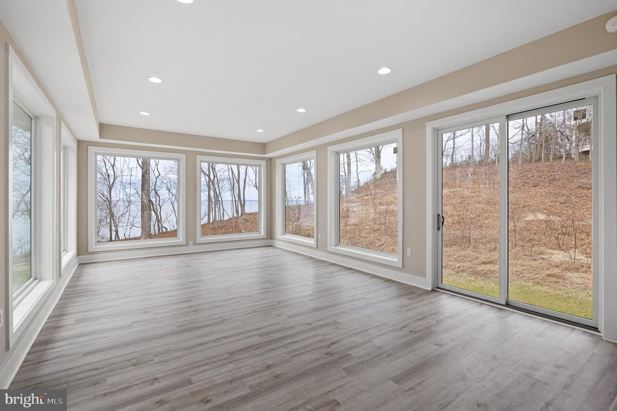 STRATFORD HARBOUR - Residential