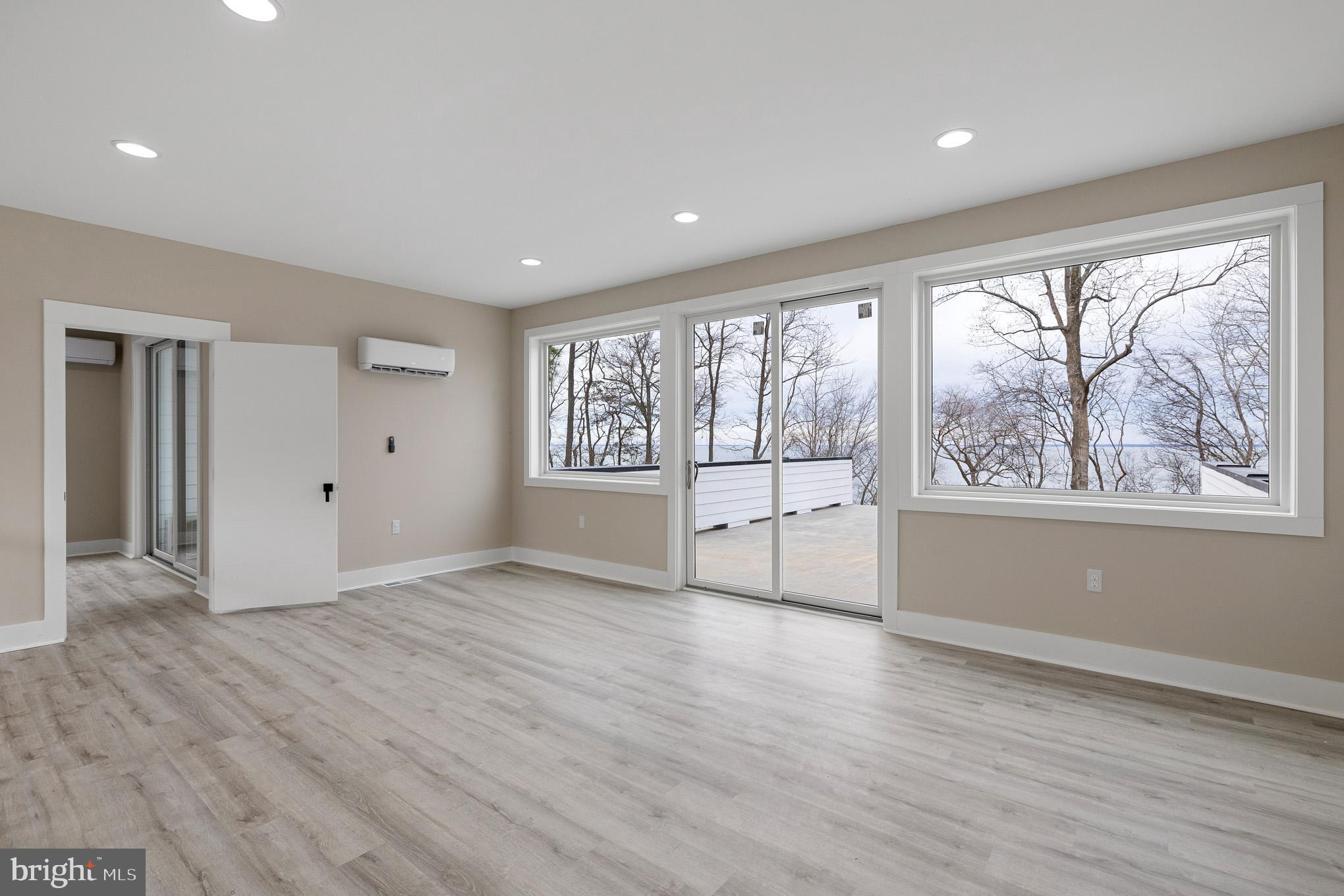 STRATFORD HARBOUR - Residential