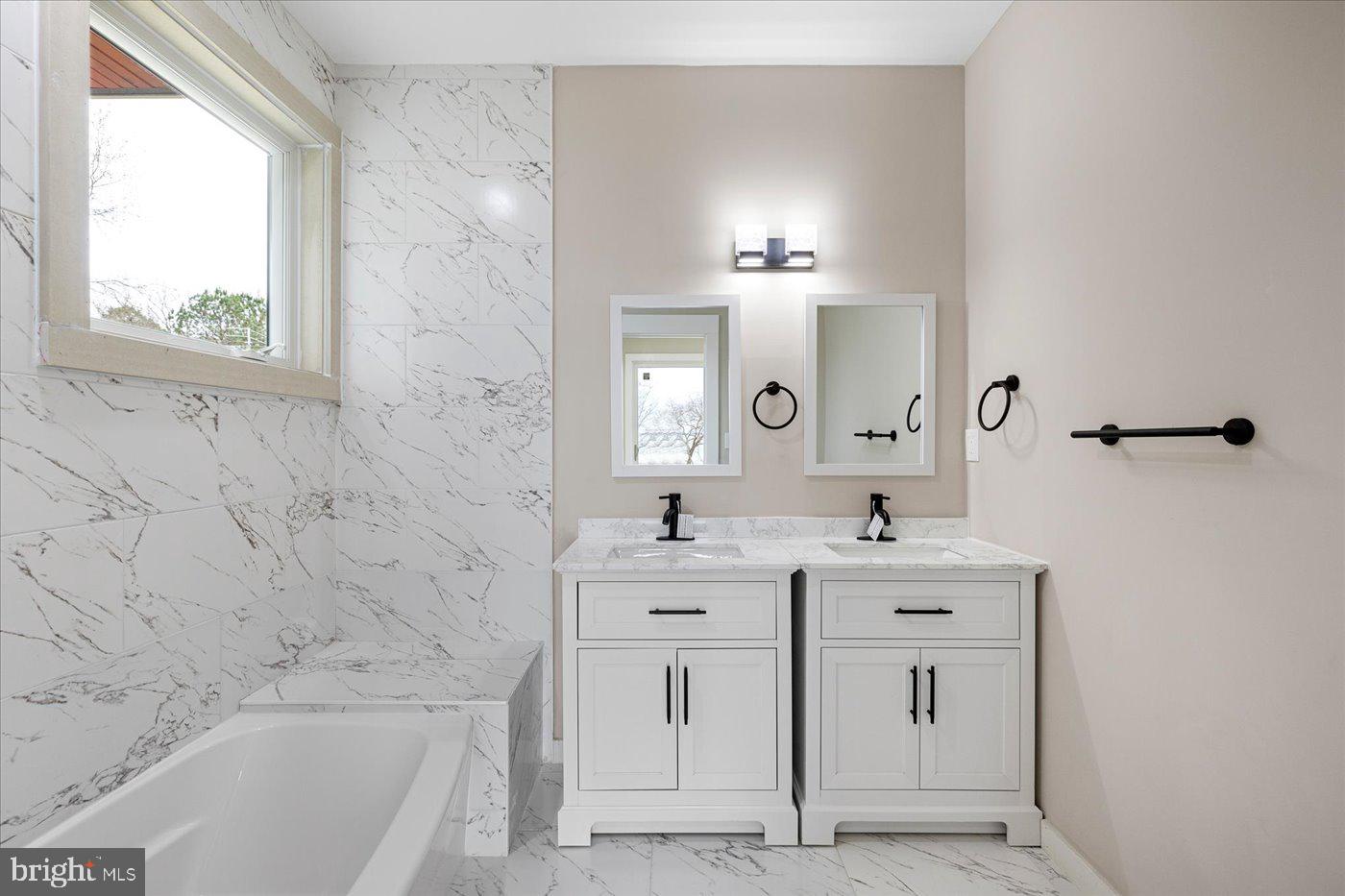 STRATFORD HARBOUR - Residential