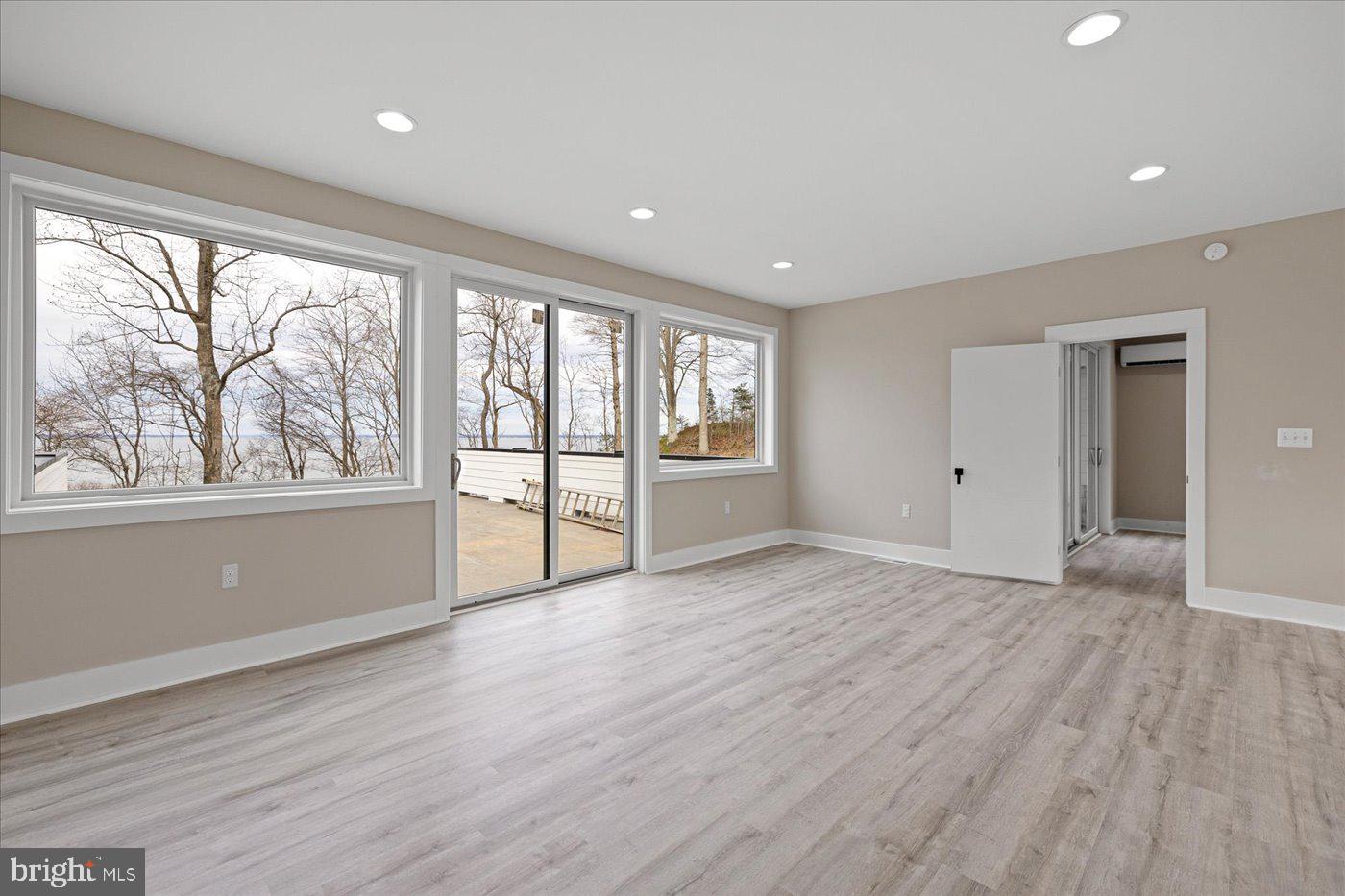 STRATFORD HARBOUR - Residential