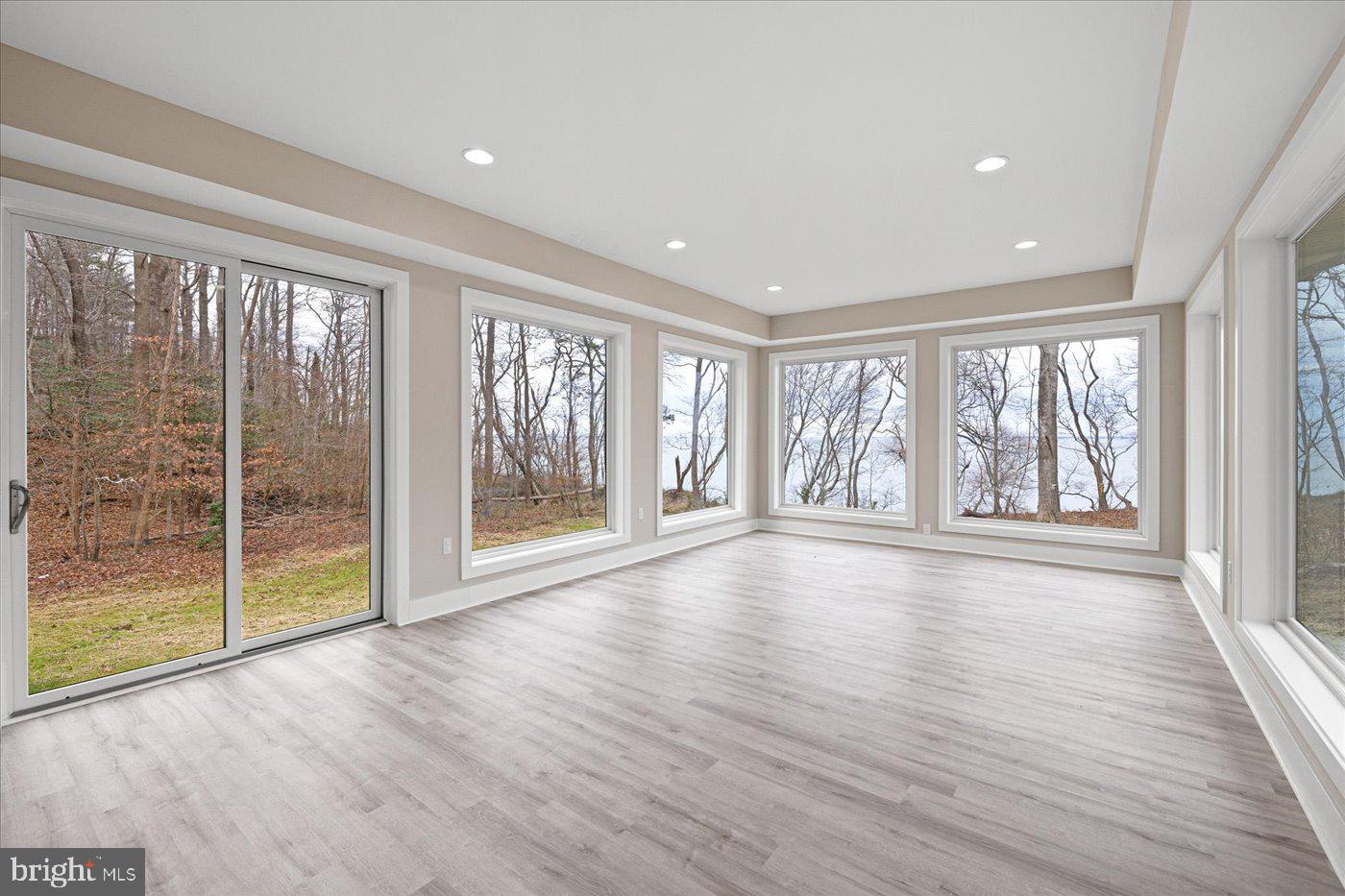 STRATFORD HARBOUR - Residential