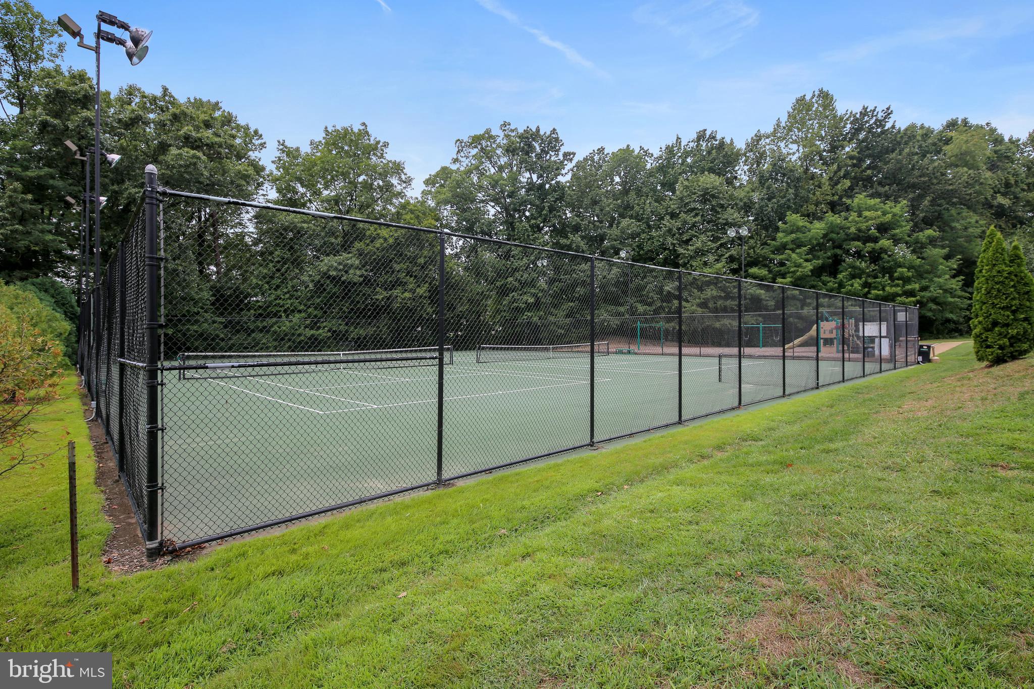 LAKE DEVEREUX - Residential