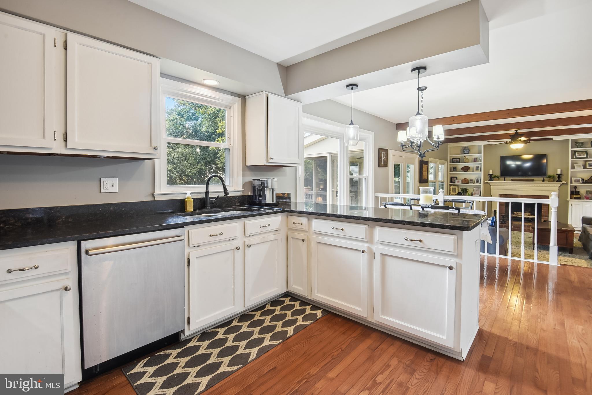 LAKE DEVEREUX - Residential