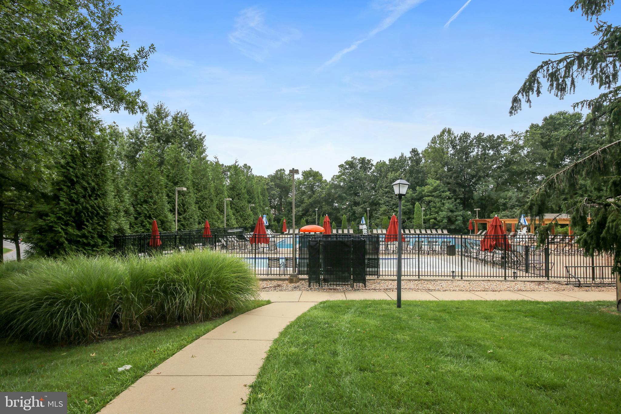 LAKE DEVEREUX - Residential