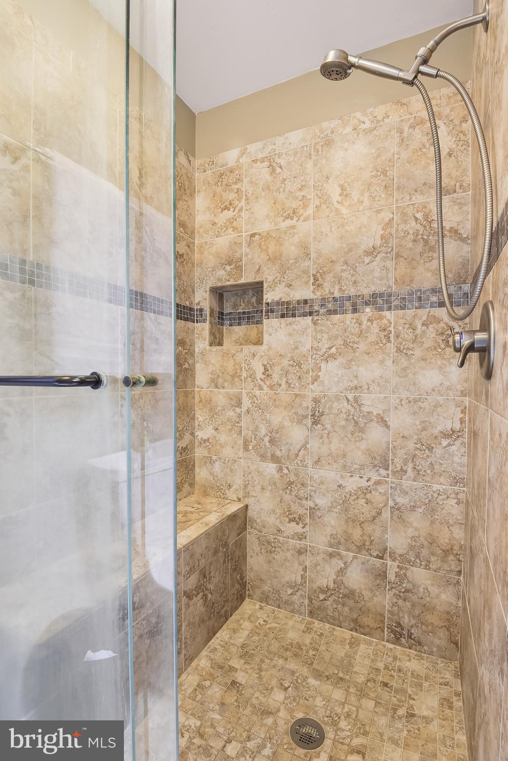 LAKE DEVEREUX - Residential